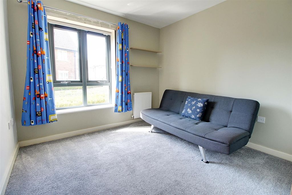 Additional image 11 of 2 bed flat for saleBirtchnell Close, Berkhamsted HP4