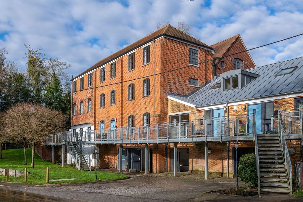 4 bed town house for saleWonham Lane, Betchworth RH3