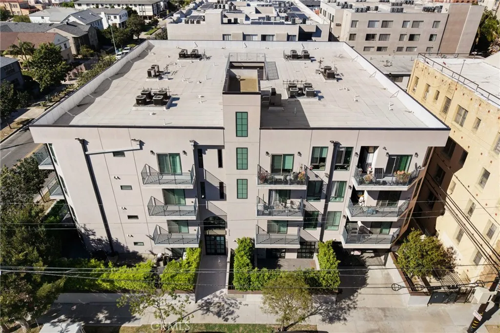 Additional image 61 of 3715 San Marino Street Unit 105, Los Angeles, CA 90019