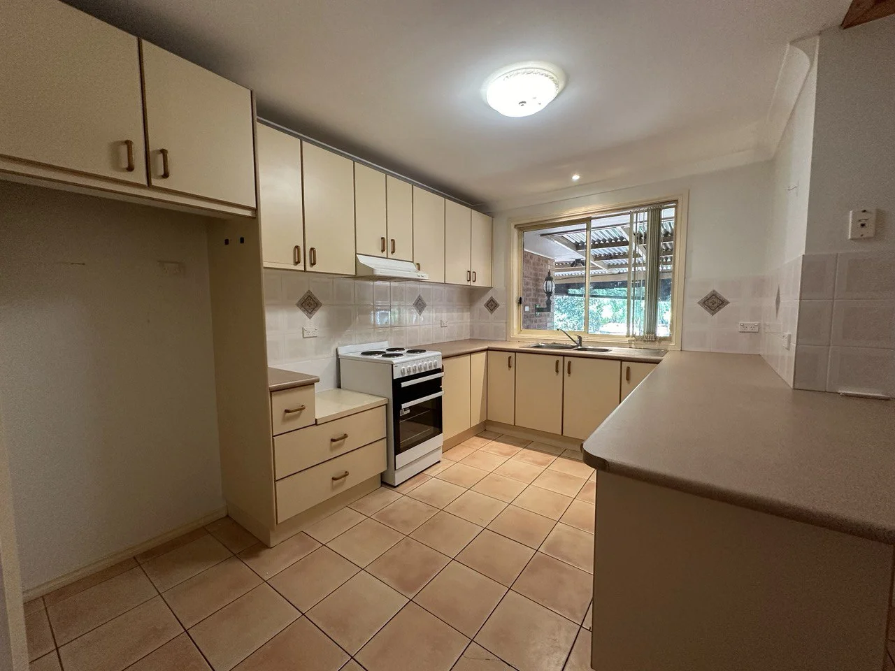 Additional image 3 of 2 McMillian Place, Forbes NSW 2871