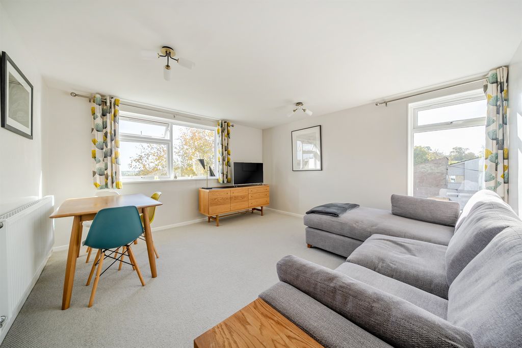 Additional image 4 of 1 bed flat for saleHilltop Road, Berkhamsted HP4