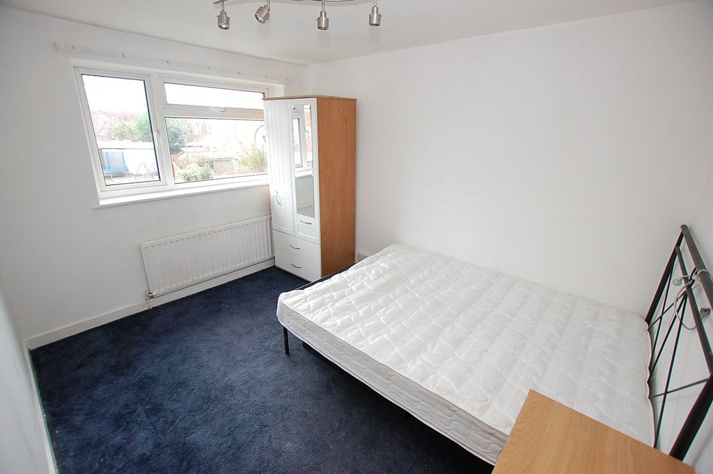 Additional image 12 of 5 bed semi-detached house for saleGlendon Crescent, Ashton-Under-Lyne, Greater Manchester OL6