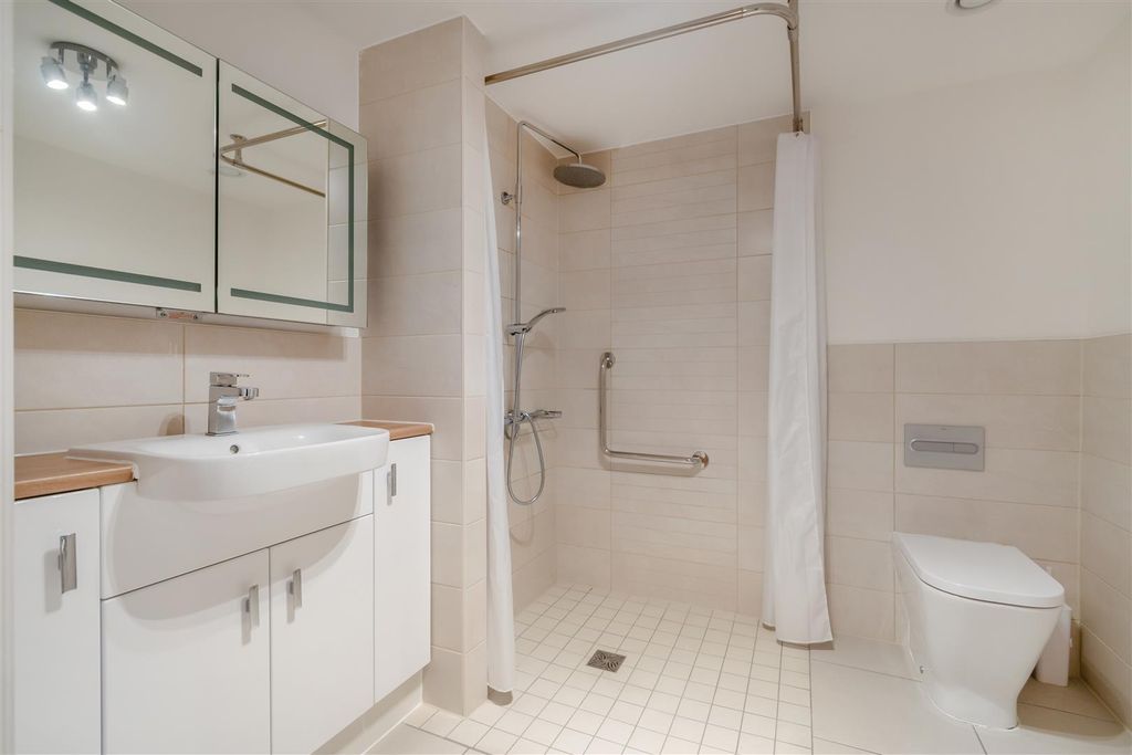 Additional image 6 of 1 bed flat for sale59-61 The Broadway, Amersham, Buckinghamshire HP7