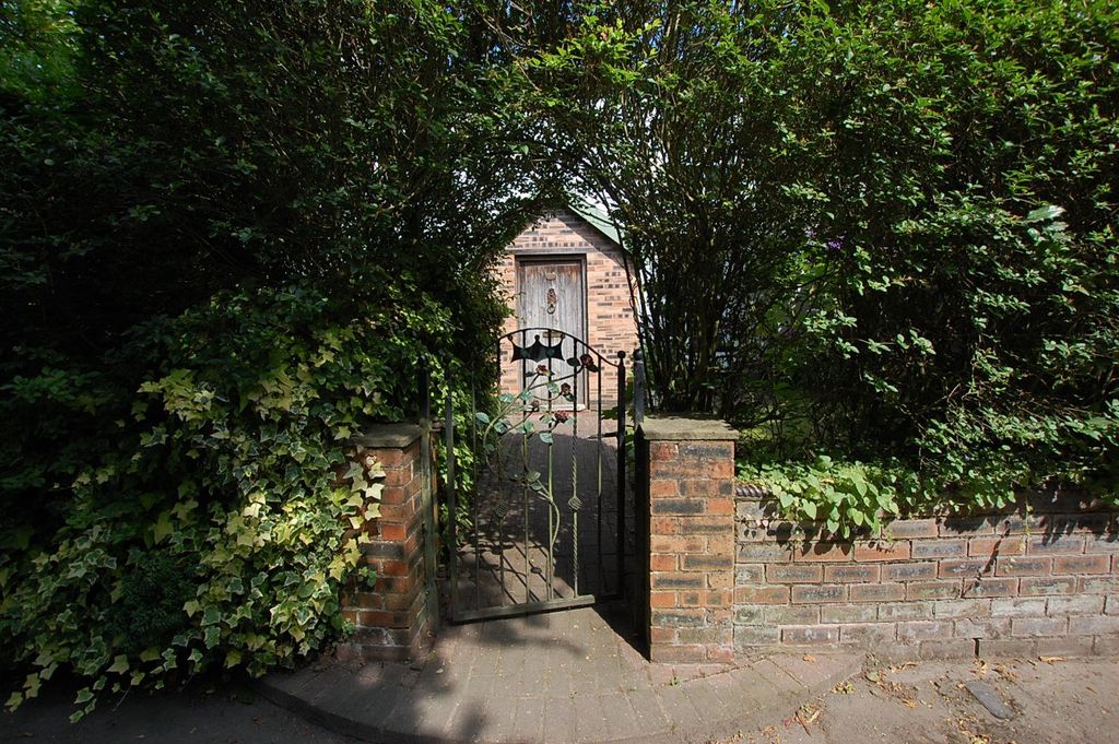 Additional image 47 of 4 bed end terrace house for saleKings Road, Ashton-Under-Lyne, Greater Manchester OL6