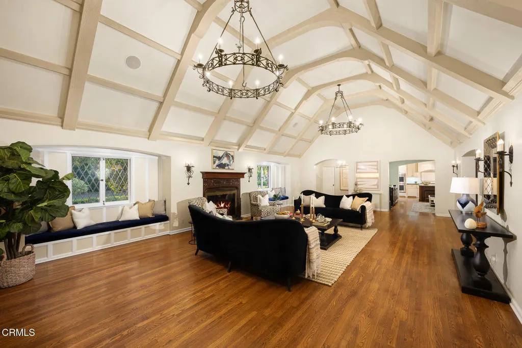 Additional image 88 of 555 Meadow Grove Street, La Canada Flintridge, CA 91011