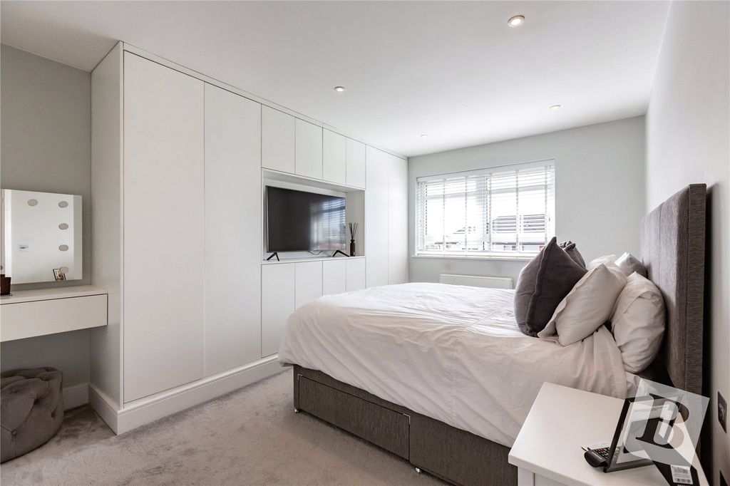Additional image 6 of 2 bed flat for saleAbington Court, Hall Lane, Upminster RM14