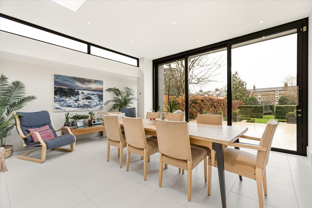 6 bed semi-detached house for salePark Crescent, Abingdon, Oxfordshire OX14 photo 3
