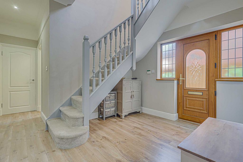 Additional image 19 of 5 bed detached house for saleHigh Road, Benfleet SS7