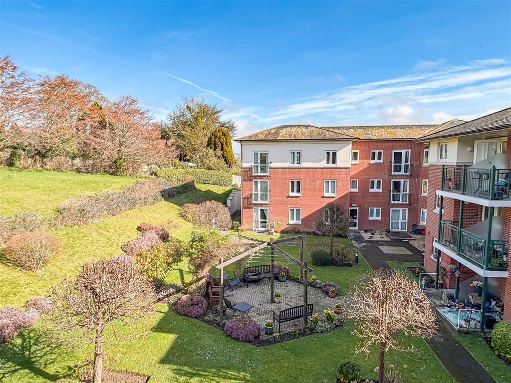 Additional image 10 of 2 bed flat for salePeelers Court, St Andrews Road, Bridport DT6