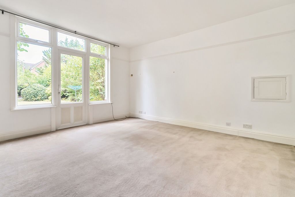 Additional image 5 of 6 bed detached house for saleNorthcourt Avenue, Reading, Berkshire RG2