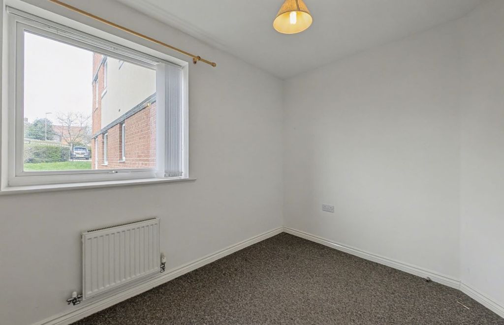 2 bed flat for sale35 Hindmarsh Drive, Ashington, Northumberland NE63 photo 4