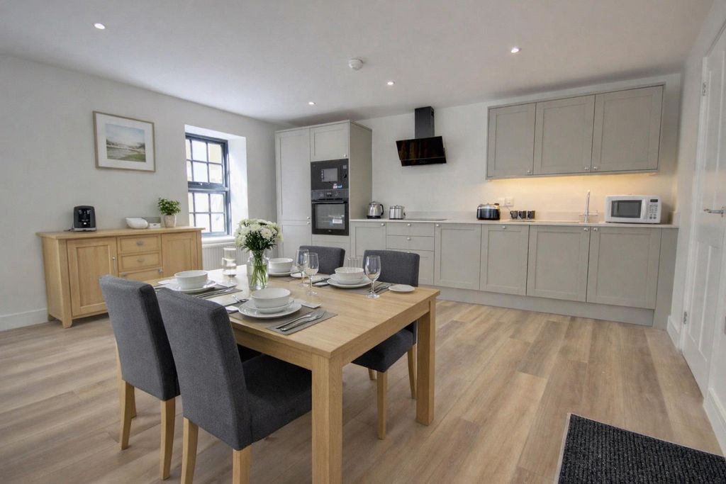 Additional image 3 of 2 bed flat for saleSaturday Market Place/Lairgate, Beverley HU17
