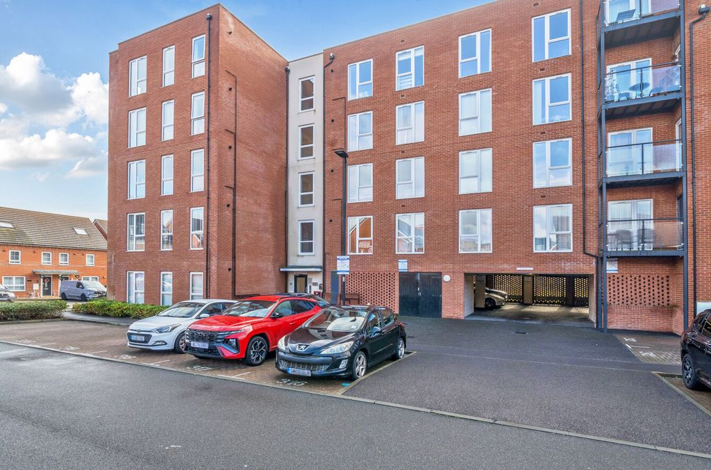 2 bed flat for saleStrong Drive, Basingstoke, Hampshire RG21