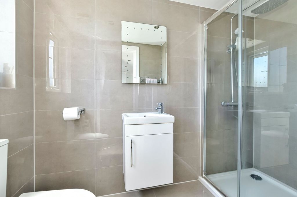 Additional image 24 of 4 bed semi-detached house for saleHazelwood Lane, Abbots Langley WD5