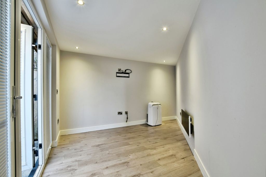 Additional image 18 of 3 bed semi-detached house for saleCrescent Road, Alderley Edge, Cheshire SK9