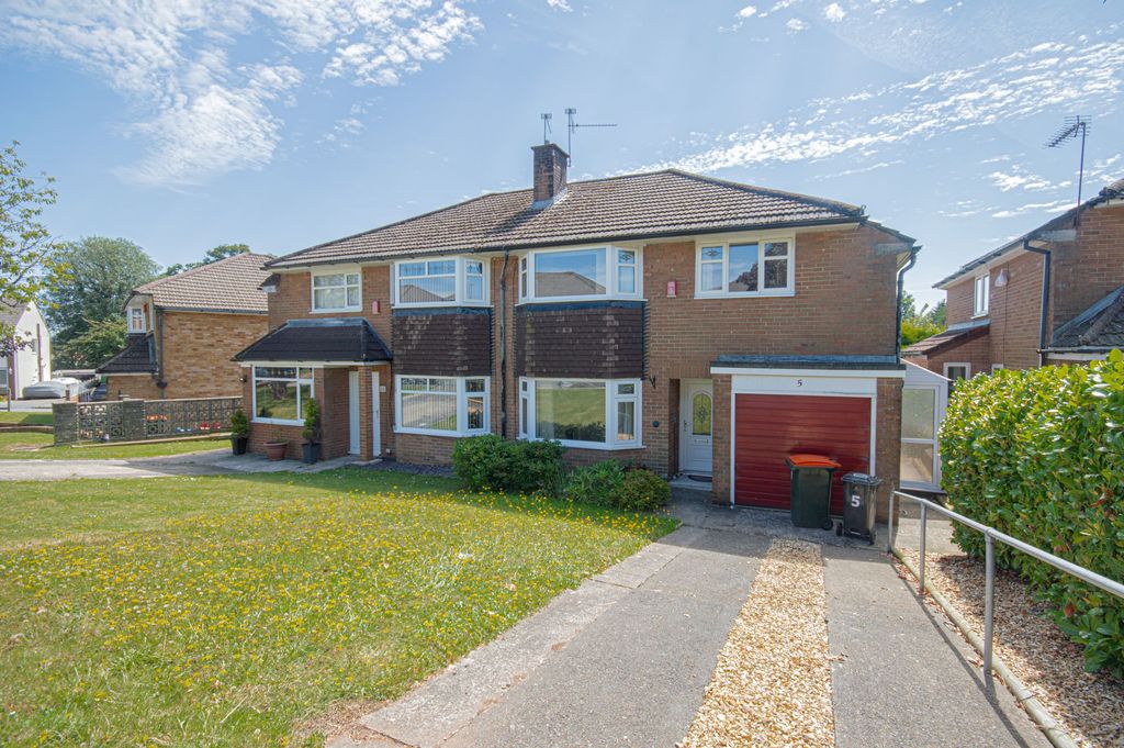3 bed semi-detached house for saleRees Close, Newport NP20