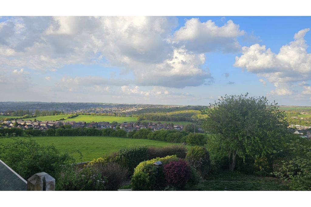 Additional image 3 of 4 bed detached bungalow for saleMortimer Avenue, Batley WF17