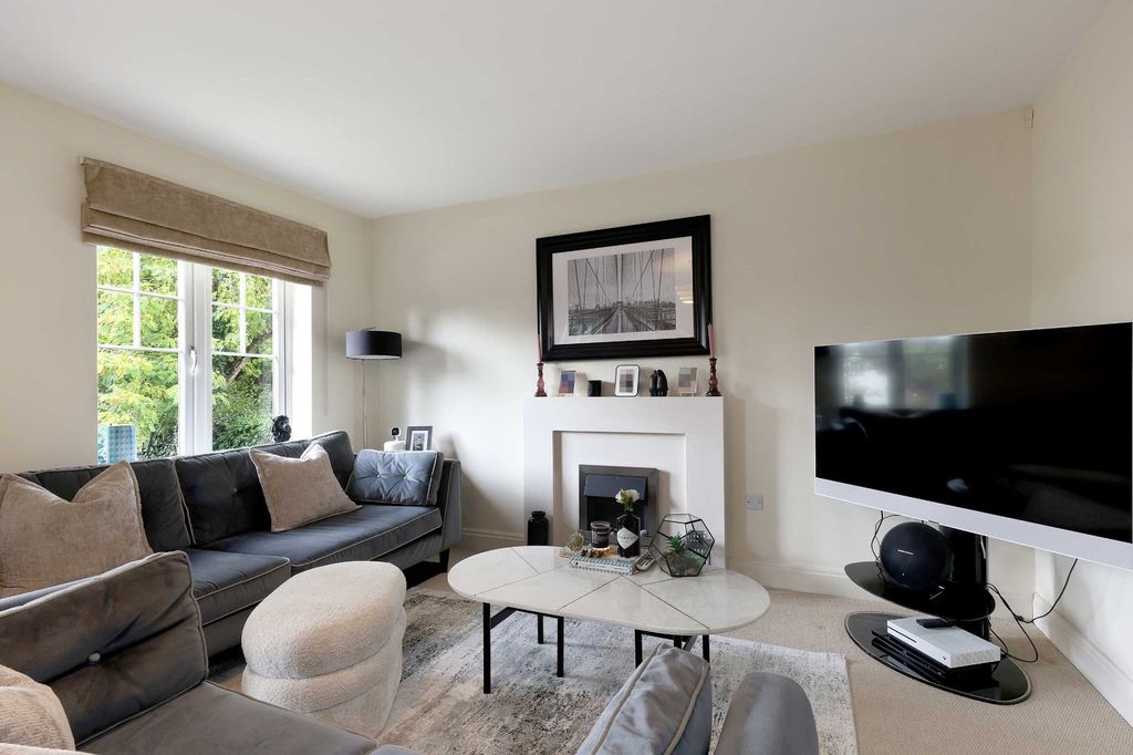 Additional image 5 of 2 bed flat for saleStation Road, Beaconsfield HP9