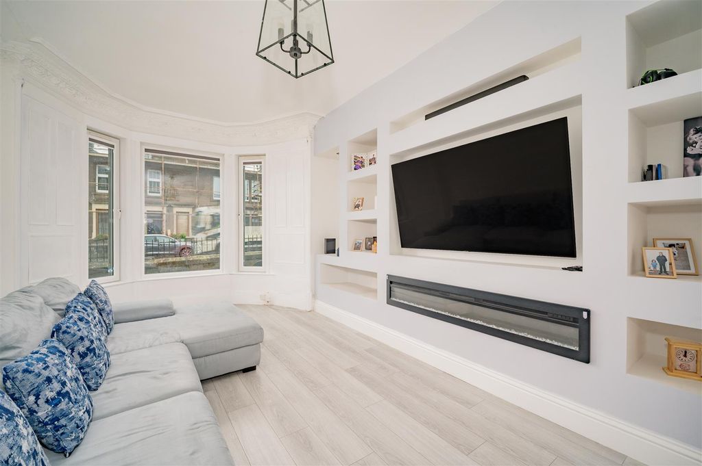 Additional image 4 of 3 bed flat for saleStrathmartine Road, Dundee DD3