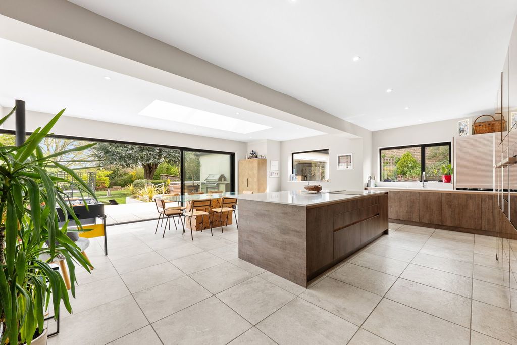 Additional image 3 of 4 bed detached house for saleGilhams Avenue, Banstead SM7