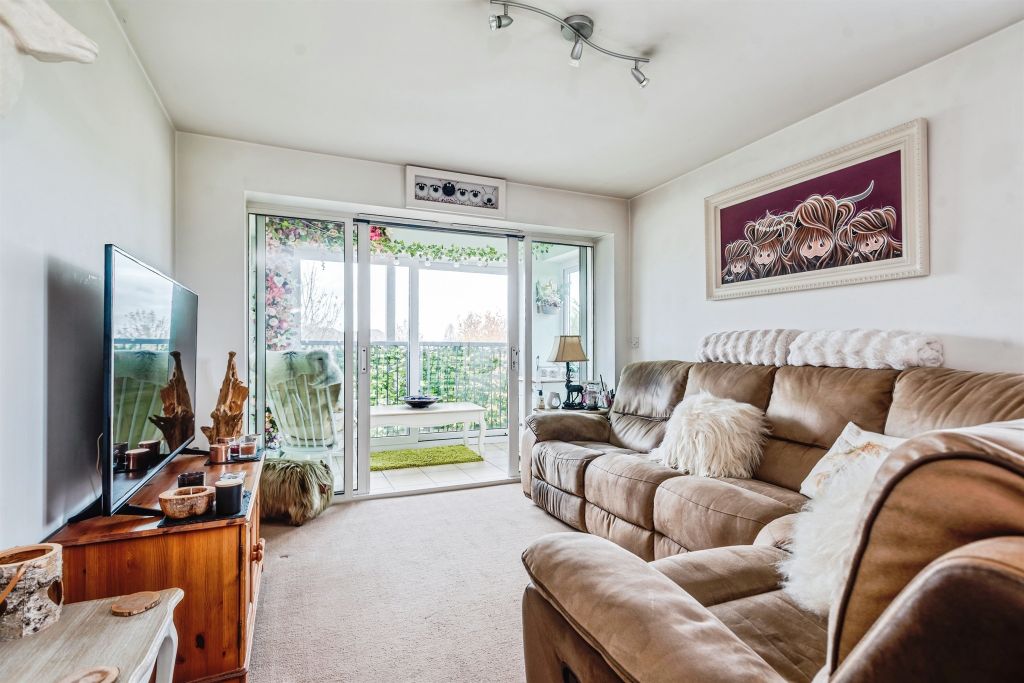 Additional image 2 of 2 bed flat for saleThornhill Close, Carterton OX18