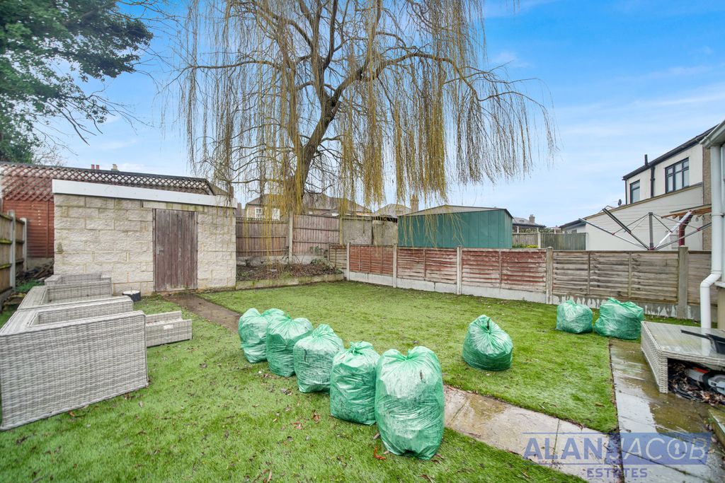 Additional image 12 of 3 bed end terrace house for saleBurnham Road, Romford RM7
