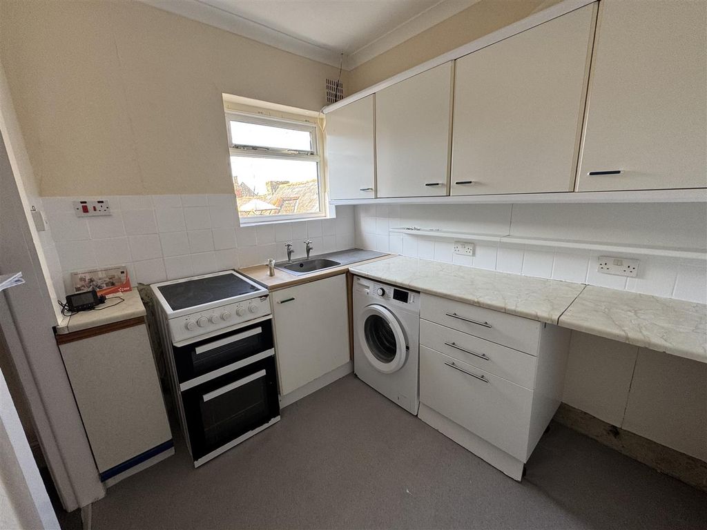 Additional image 3 of 1 bed flat for saleChancery Lane, Bridport DT6