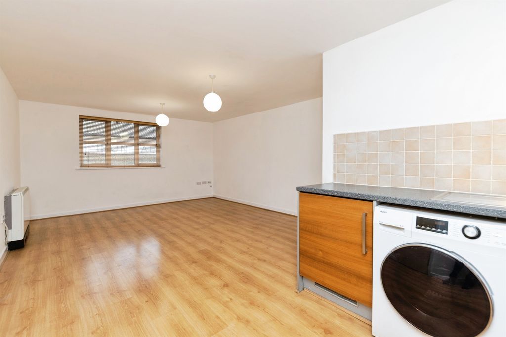 Additional image 6 of 1 bed flat for saleBirds Hill, Letchworth Garden City SG6