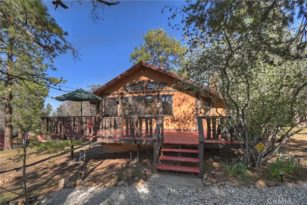 Additional image 3 of 843 Victoria Ln, Sugarloaf, CA 92386
