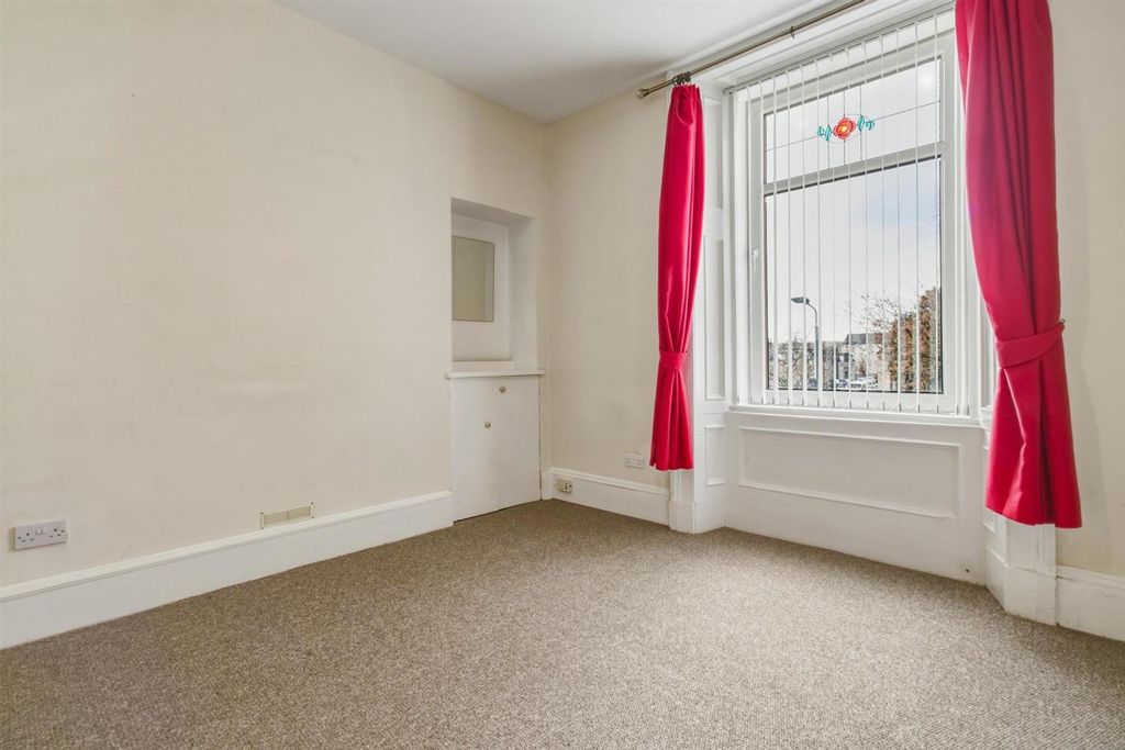 Additional image 3 of 2 bed flat for saleKnoxland Square, Dumbarton G82