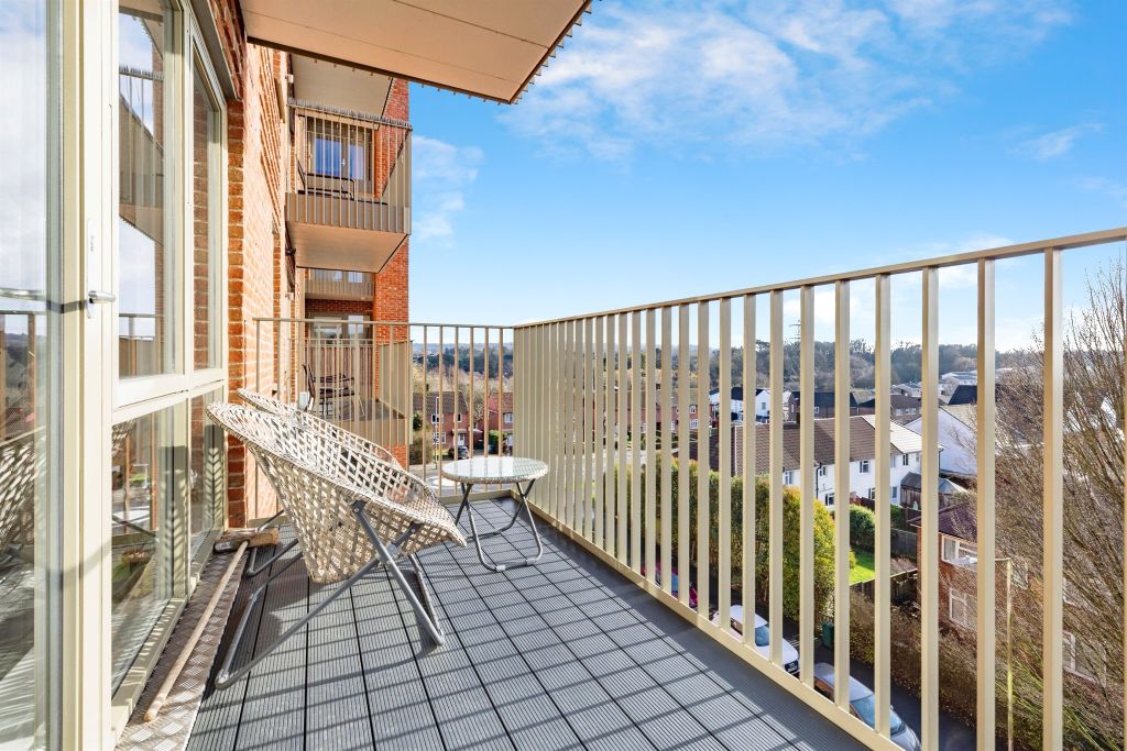 Additional image 5 of 2 bed flat for saleOxhey Drive, Watford WD19