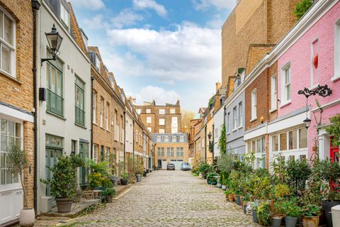 Princes Mews, London W2