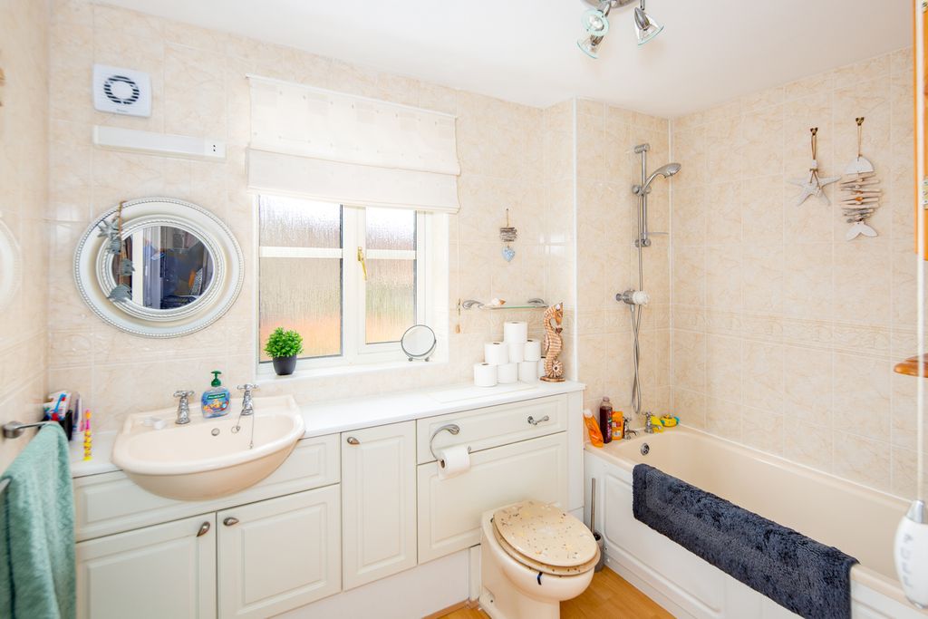 Additional image 16 of 5 bed detached house for saleMallards Way, Bicester OX26