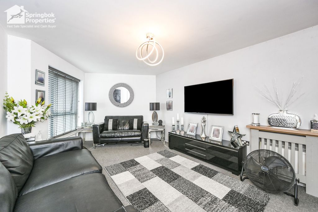 2 bed flat for saleLock 7, The Decks, Runcorn, Cheshire WA7 photo 3