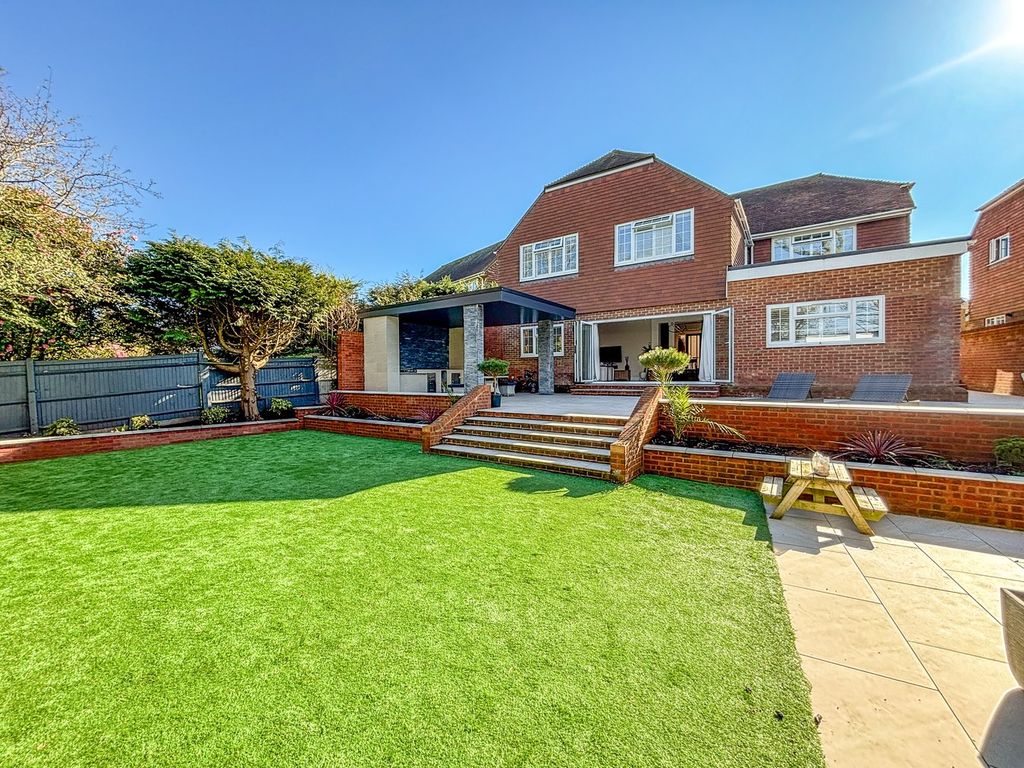 5 bed detached house for sale9 Glengorse, Battle TN33