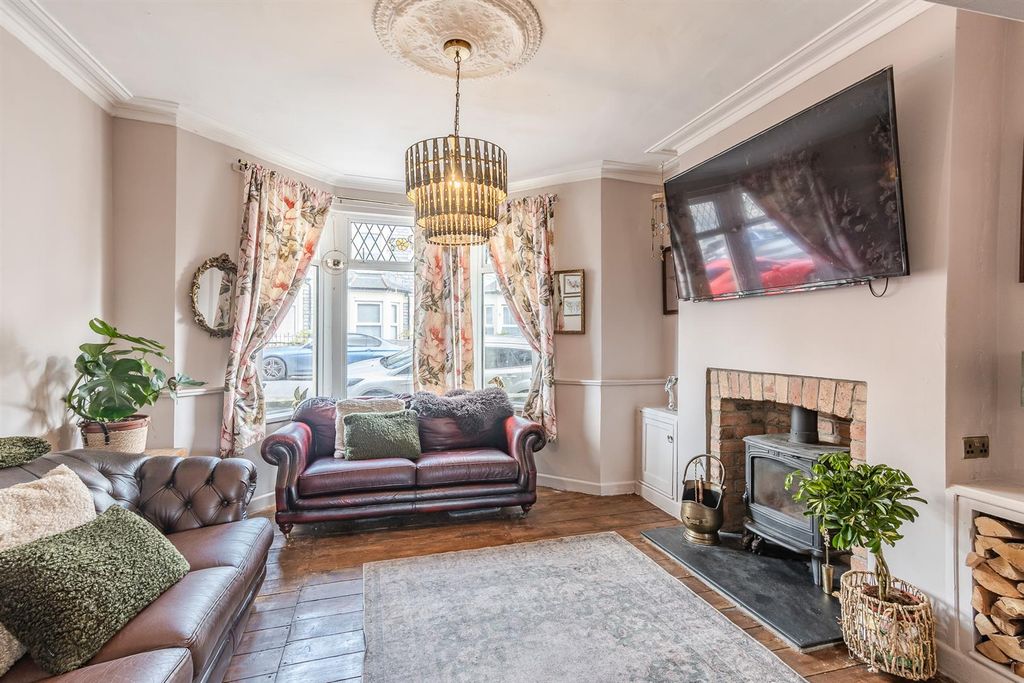 Additional image 3 of 4 bed terraced house for saleCastleland Street, Barry CF63