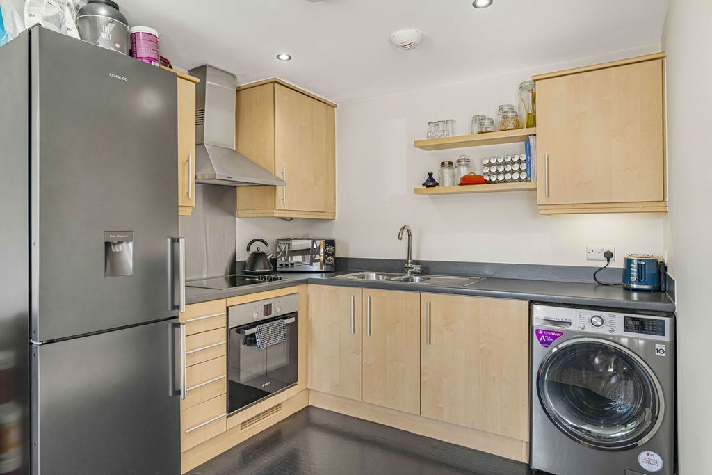 Additional image 4 of 2 bed flat for saleLondon Road, Bicester OX26