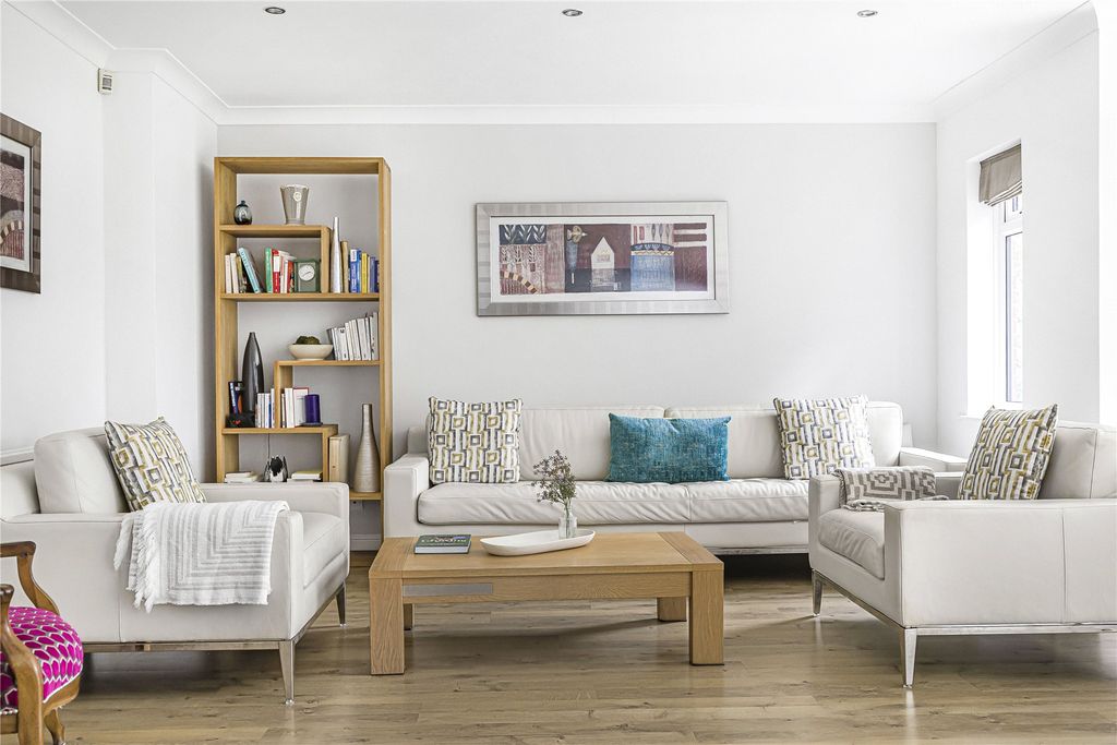 Additional image 17 of 7 bed detached house for saleOakside Way, Shinfield, Reading, Berkshire RG2