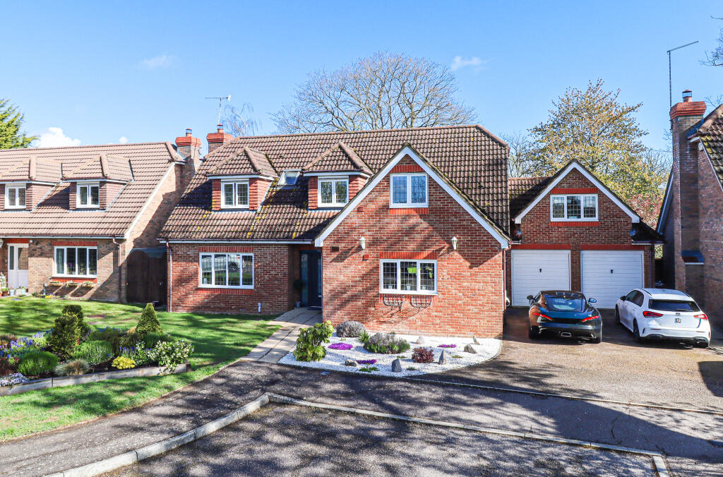 Halifax Close, Bricket Wood, St. Albans, AL2