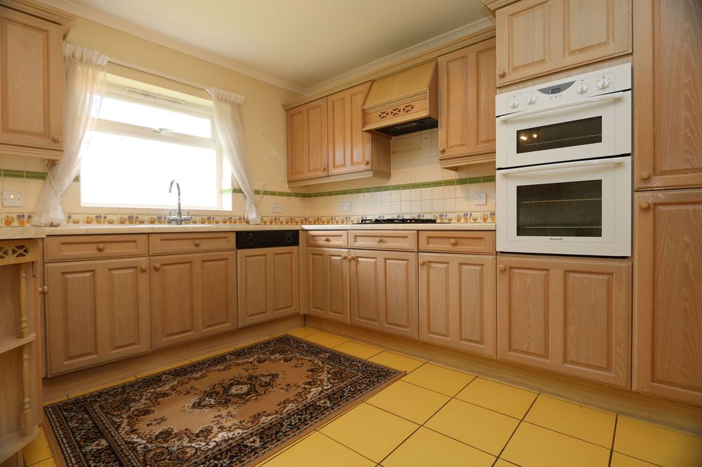 Additional image 6 of 4 bed property for saleMarine Drive, Barry CF62