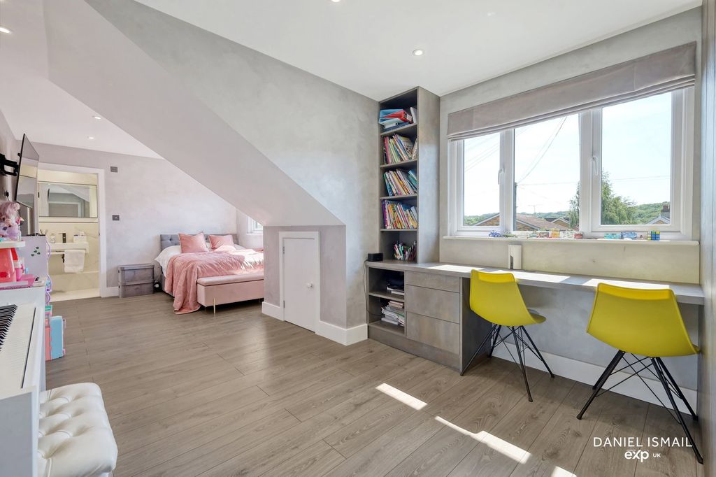 Additional image 22 of 5 bed detached house for saleGreat Berry Lane, Langdon Hills, Basildon SS16