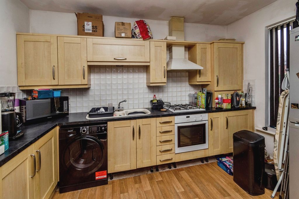 Additional image 2 of 2 bed flat for saleLowbridge Walk, Bilston WV14