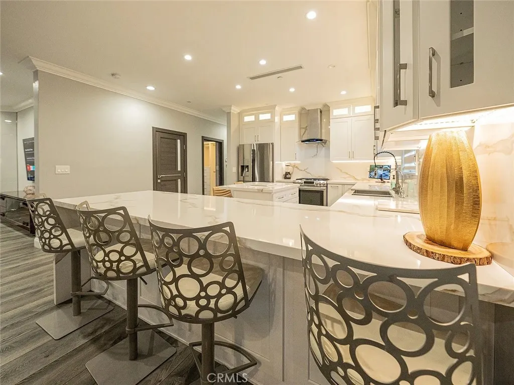 Additional image 20 of 430 N Parish Pl, Burbank, CA 91506