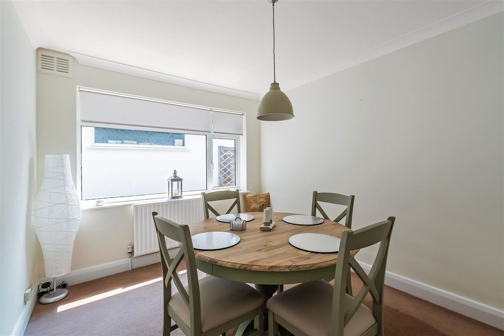 Additional image 5 of 3 bed chalet for saleWest Farm Close, Ashtead KT21