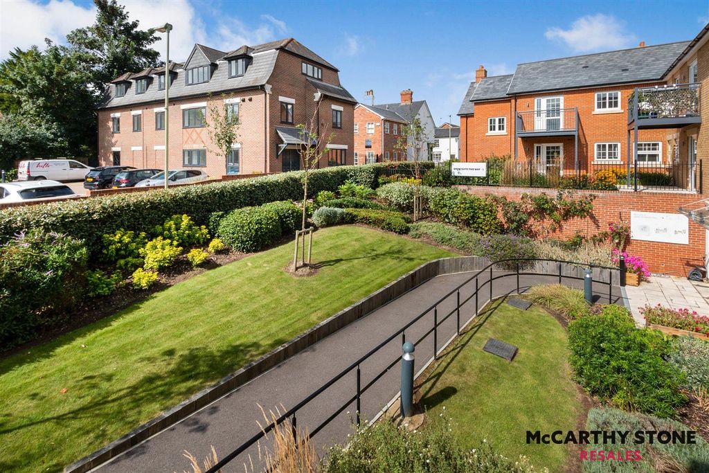 Additional image 17 of 2 bed flat for saleQueen Elizabeth Place, Orchard Lane, Alton GU34