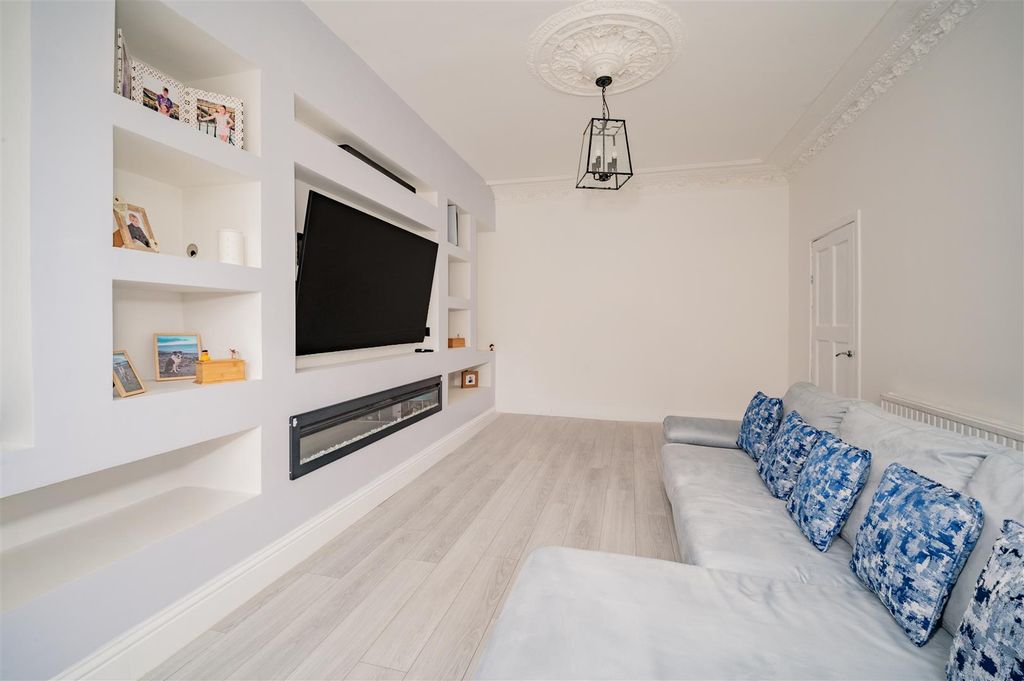 Additional image 5 of 3 bed flat for saleStrathmartine Road, Dundee DD3