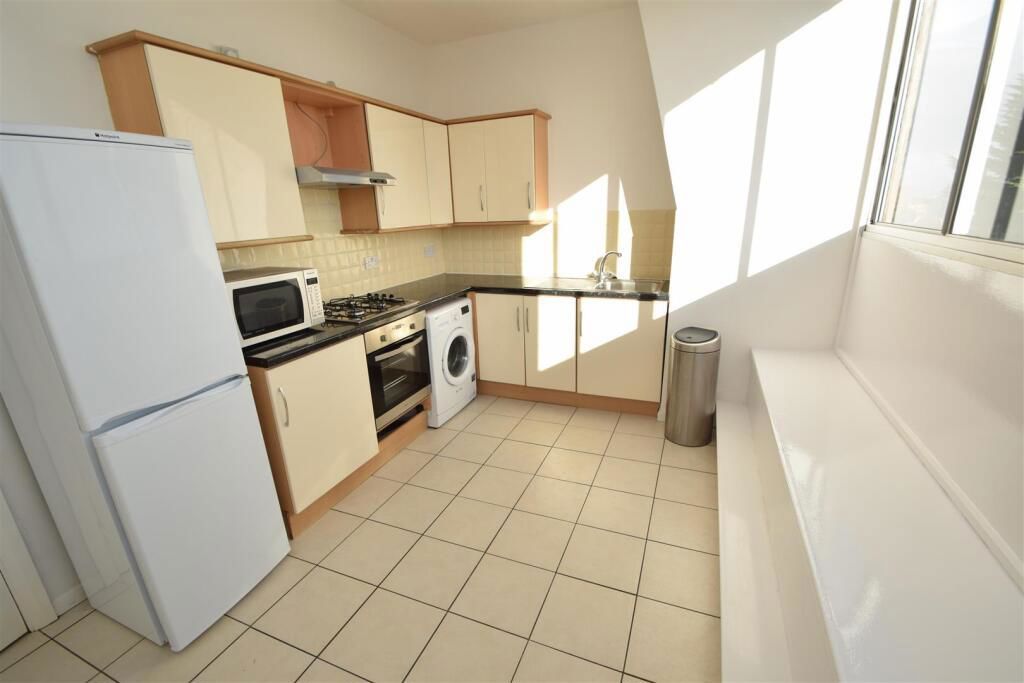 Additional image 4 of 2 bed flat for salePensby Road, Heswall, Wirral CH60