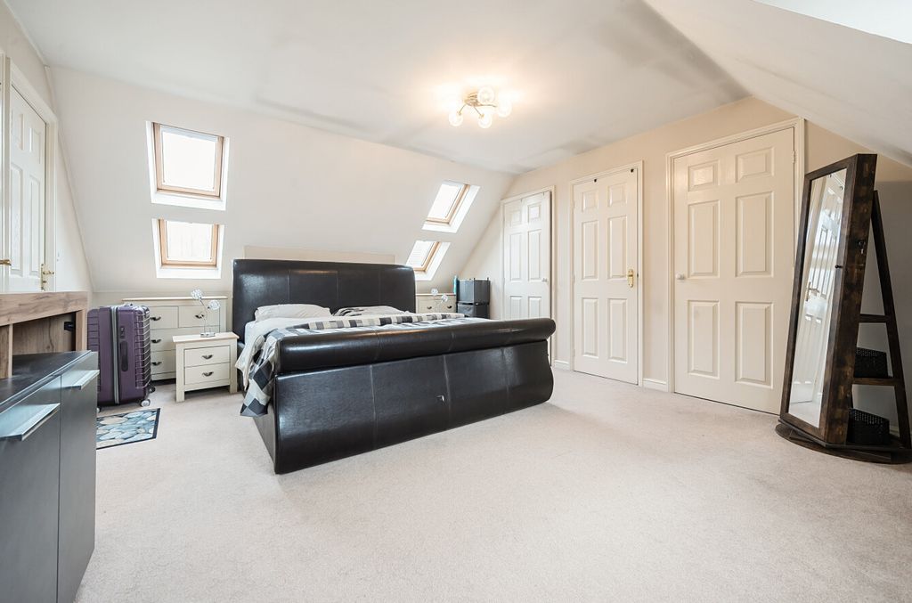 Additional image 5 of 5 bed detached house for saleArbery Way, Arborfield, Reading, Berkshire RG2