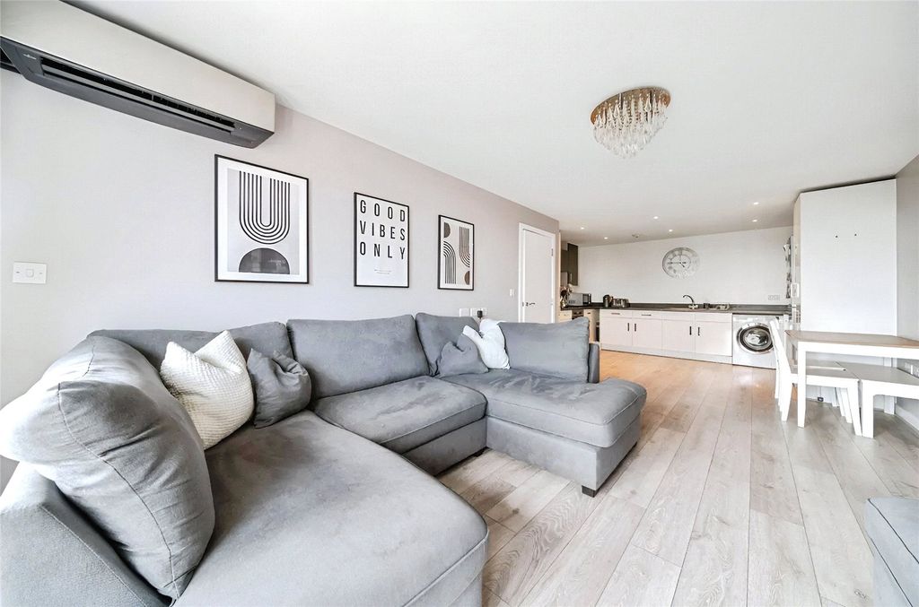 Additional image 10 of 2 bed flat for saleRoyal Oak Road, Bexleyheath DA6