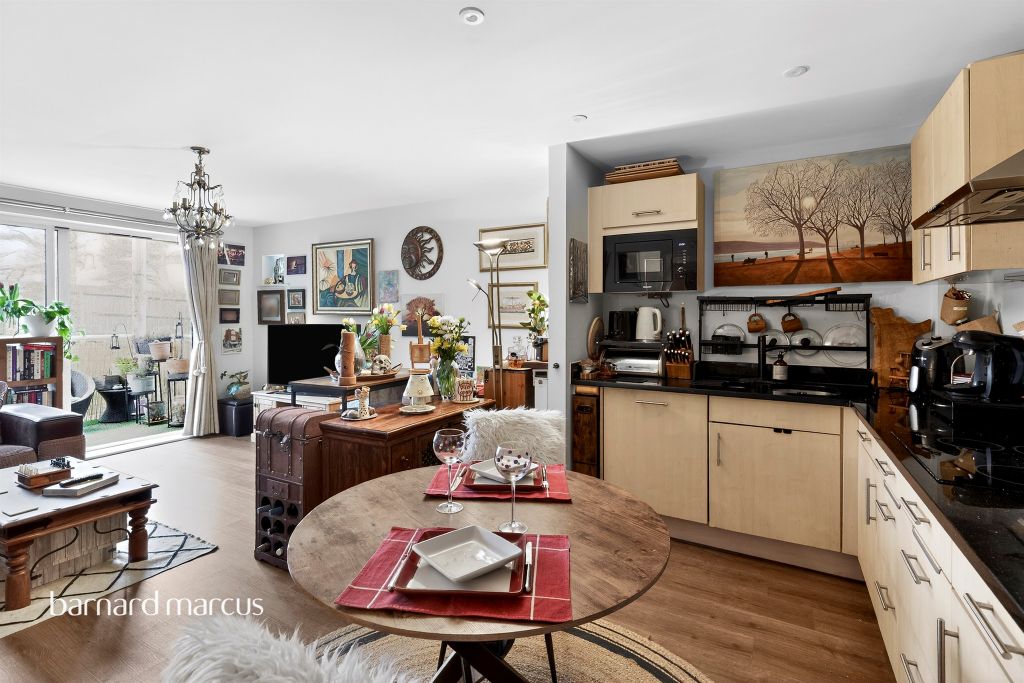 Additional image 2 of 2 bed flat for saleHill View, Dorking RH4